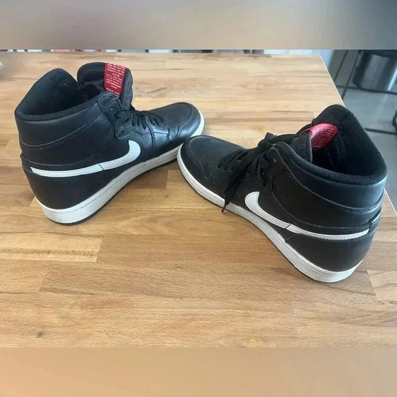 Air Jordan 1  High OG Ying & Yang - Picture 9 of 9